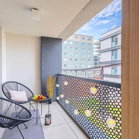 Design Apartment - Balcony, Free Parking, Yoga, 10 Mins To Center, By Gravity Πράγα Εξωτερικό φωτογραφία