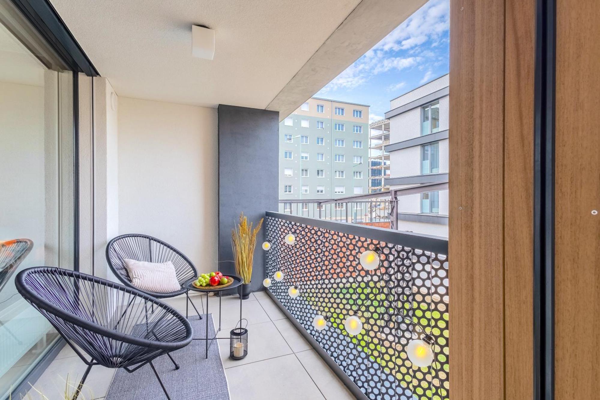 Design Apartment - Balcony, Free Parking, Yoga, 10 Mins To Center, By Gravity Πράγα Εξωτερικό φωτογραφία