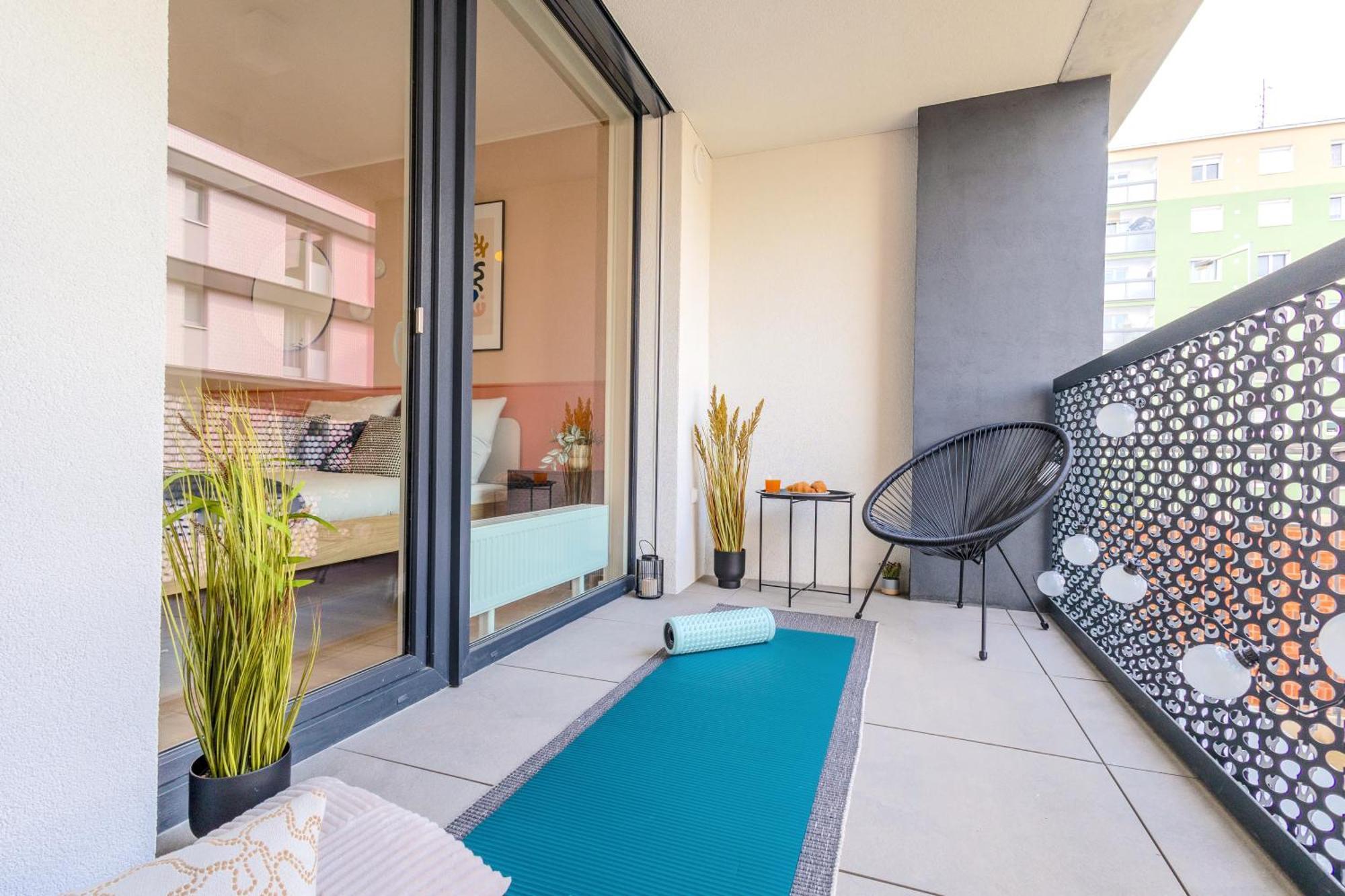 Design Apartment - Balcony, Free Parking, Yoga, 10 Mins To Center, By Gravity Πράγα Εξωτερικό φωτογραφία