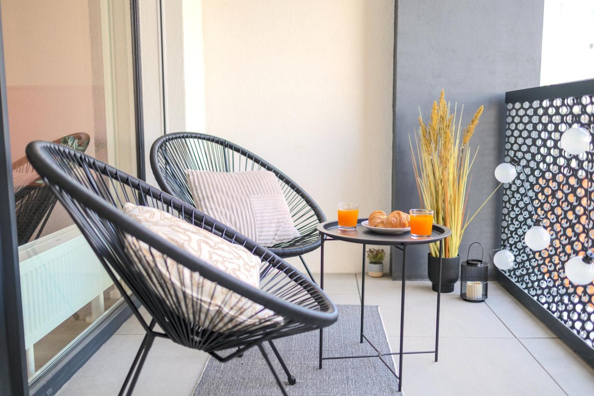 Design Apartment - Balcony, Free Parking, Yoga, 10 Mins To Center, By Gravity Πράγα Εξωτερικό φωτογραφία